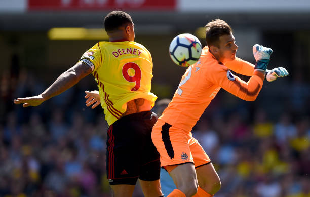 他注重與球 他注重與球